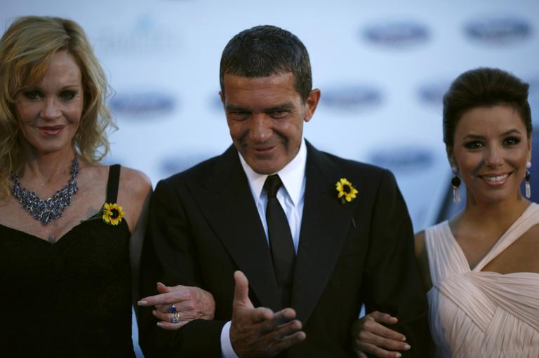 Antonio Banderas, sua esposa Melanie Griffith e a atriz americana Eva Longoria