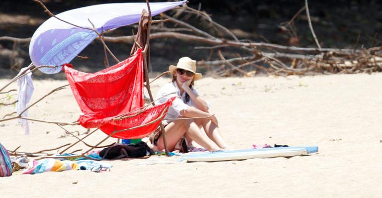 Julia Roberts: diversão em família na praia 