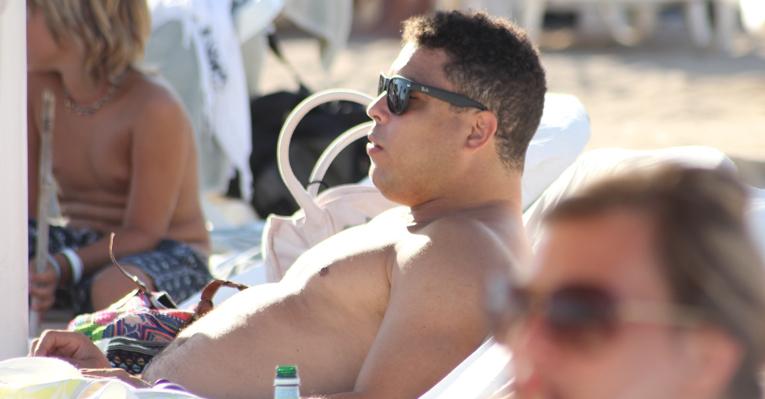 Ronaldo Nazário aproveita sol de Ibiza