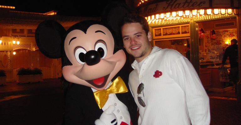Thiago Oliveira se diverte na Disney 