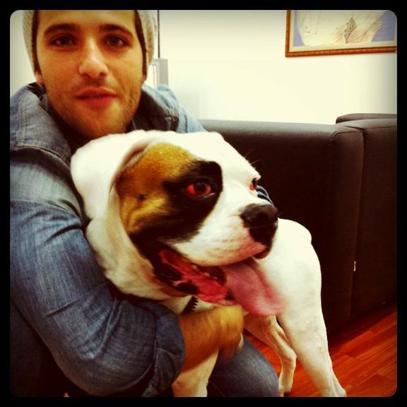 Bruno Gagliasso com seu cachorro