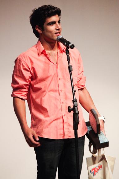 Caio Castro ganhou prêmio de melhor ator