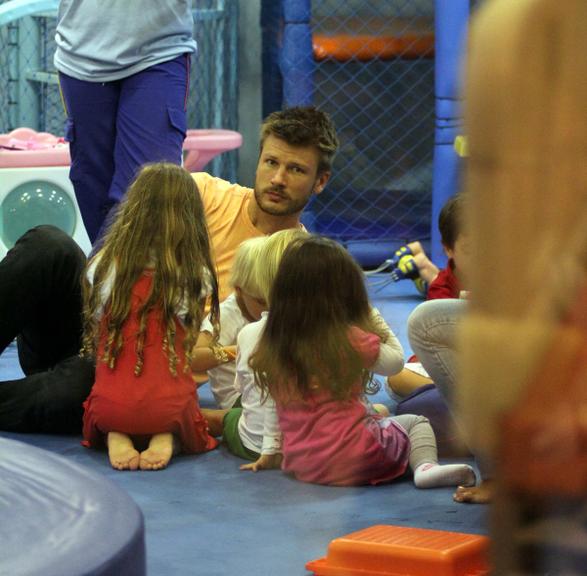 Rodrigo Hilbert com os filhos