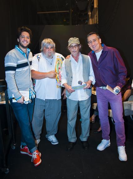 André Vasco, Carlos Miranda, Arnaldo Saccomani e Thomas Roth nos bastidores do Teleton 2011