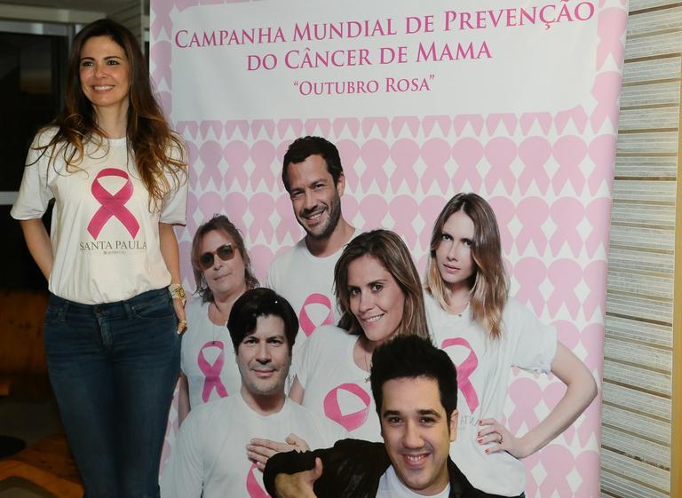 Luciana Gimenez encerra campanha Outubro Rosa em São Paulo