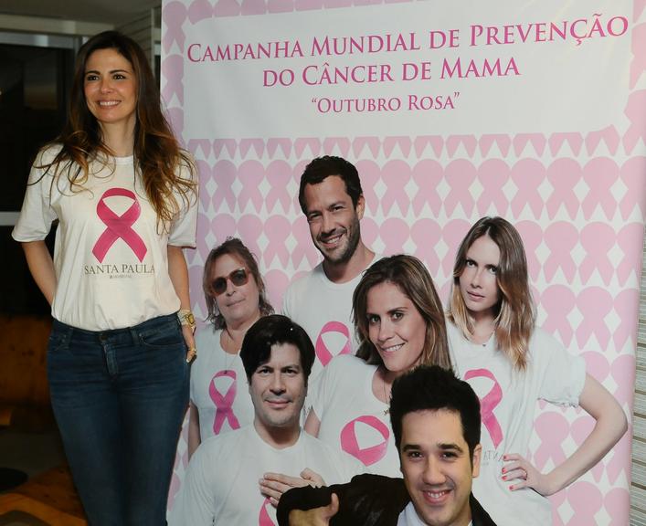Luciana Gimenez encerra campanha Outubro Rosa em São Paulo