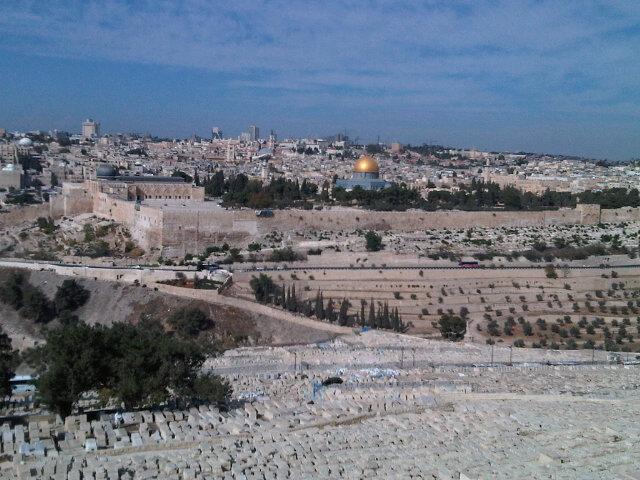 Ticiane Pinheiro registra a vista em Jerusalém