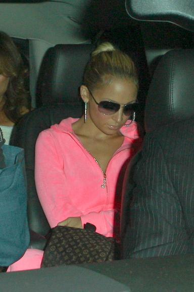 Nicole Richie fantasiada de Jennifer Lopez