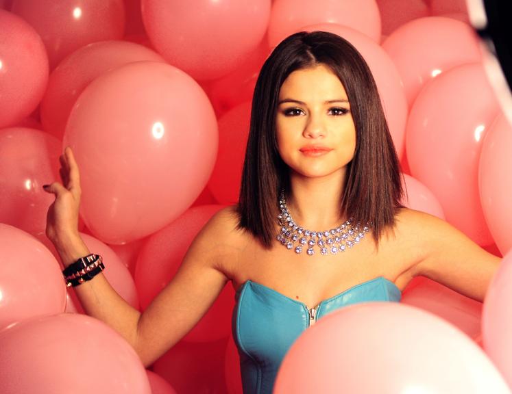 Selena Gomez grava novo videoclipe
