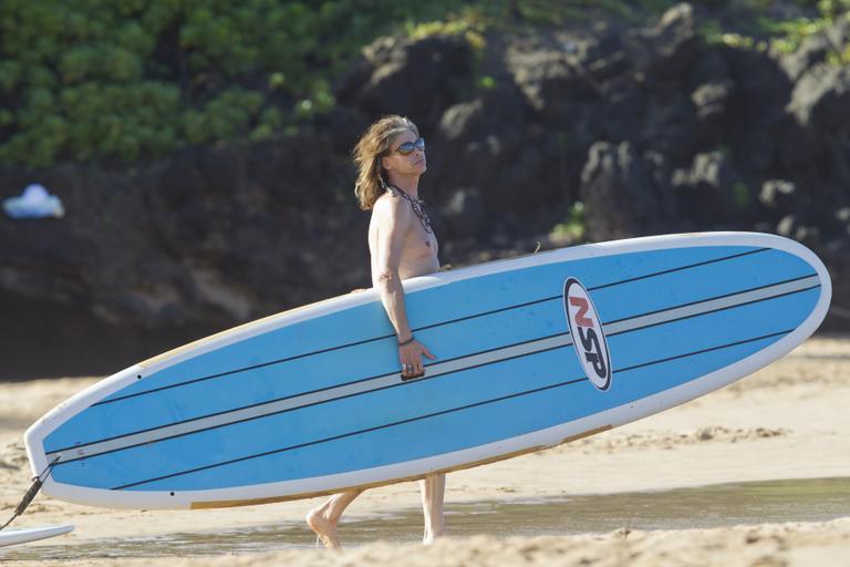 Steven Tyler curte férias no Havaí