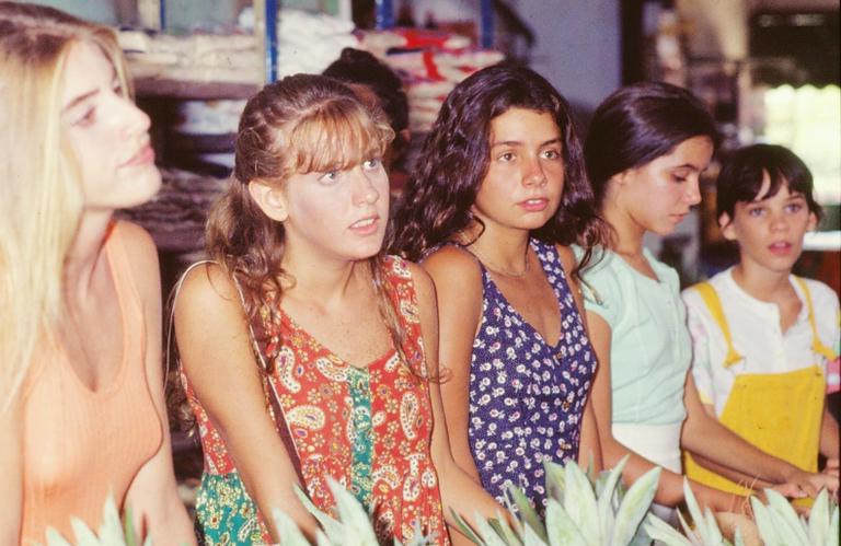 Deborah Secco em cena com Daniela Araujo, Renata Passos e Natalia Grimberg em 'Contos de Verão'