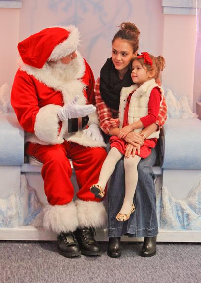 Filha de Jessica Alba pede presentes ao Papai Noel 