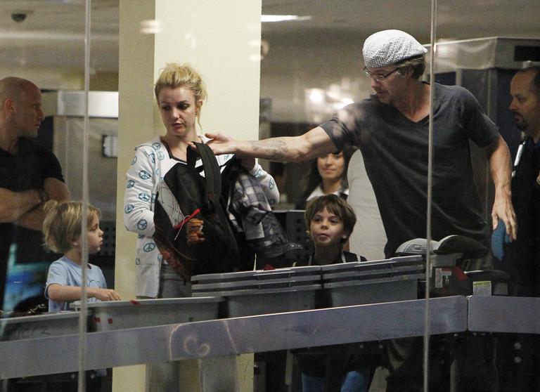 Britney Spears com o filho e o namorado