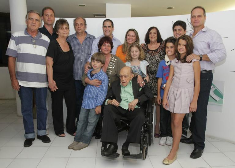Oscar Niemeyer e família