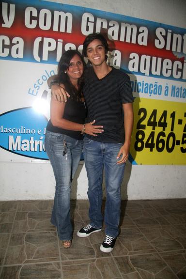 Rodrigo Simas com a mãe