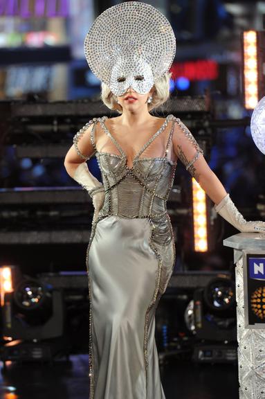 Lady Gaga agita réveillon na Times Square, em Nova York