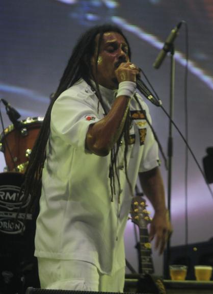 O Rappa, Latino e Beth Carvalho fazem show no Ano Novo de Copacabana, comandado por Otaviano Costa