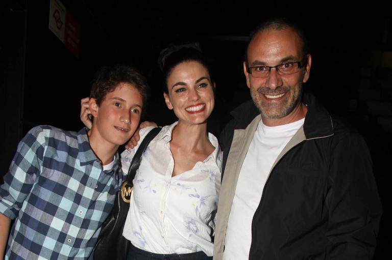 Marco Ricca e o filho Felipe com Luli Miller
