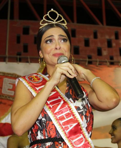 Juliana Paes é coroada rainha da Viradouro