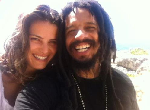 Rohan Marley e Isabeli Fontana em clima de romance na Jamaica