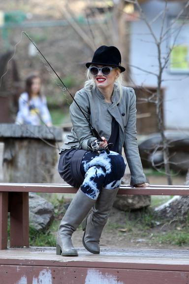 Gwen Stefani participa de pescaria em família