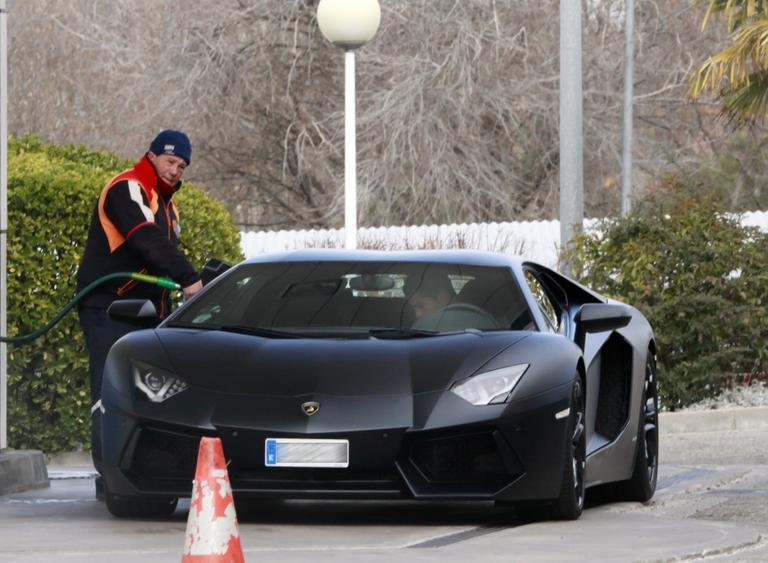 Cristiano Ronaldo e seu novo 'brinquedo': uma Lamborghini de 340 mil euros