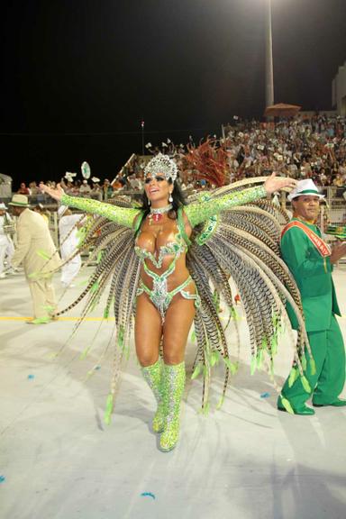 Solange Gomes no desfile da Camisa Verde e Branco