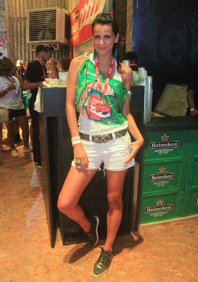Fernanda Motta curte carnaval no camarote Expresso 2222, em Salvador