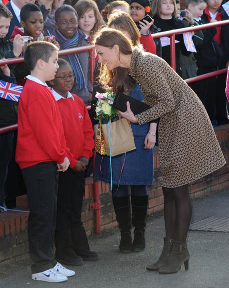 Kate Middleton em evento oficial em Oxford