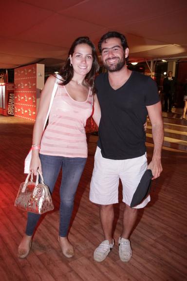 Thierry Figueira e a namorada Andressa Garcia