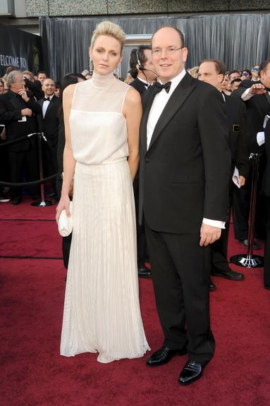 Princesa Charlene e Príncipe Albert de Mônaco no red carpet do Oscar