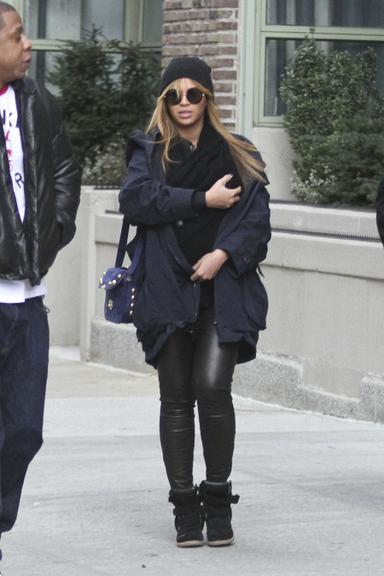 Beyoncé passeia com Blue Ivy Carter