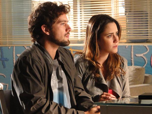Rodrigo (Rafael Cardoso) e Ana (Fernanda Vasconcellos)