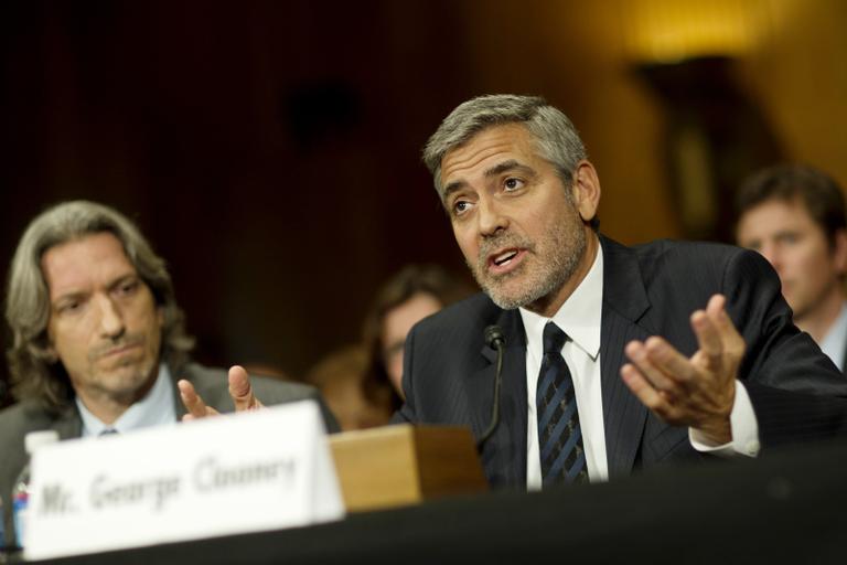 George Clooney no Comitê de Relações Exteriores do Senado, em Washington