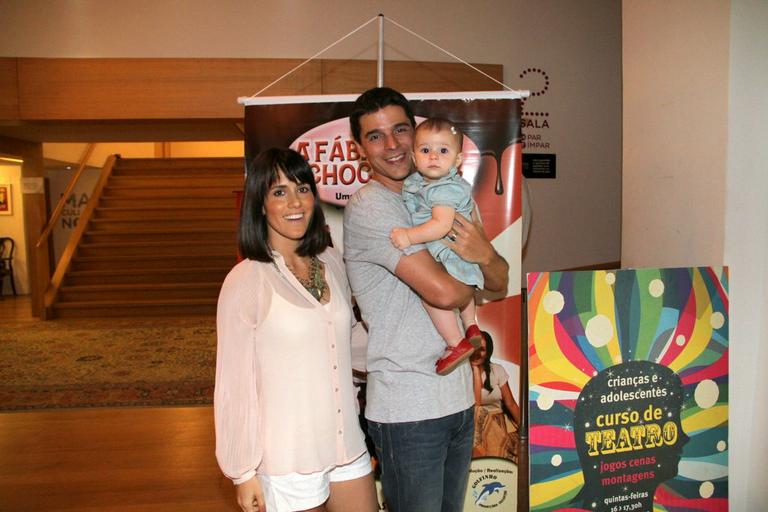Fernanda Pontes com o marido Diogo Boni e a filha Maria Luiza