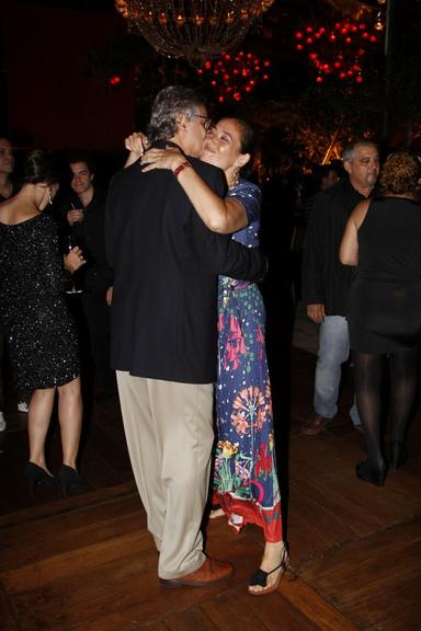 Lilia Cabral dança com o marido Ivan Figueiredo