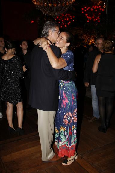 Lilia Cabral dança com o marido Ivan Figueiredo