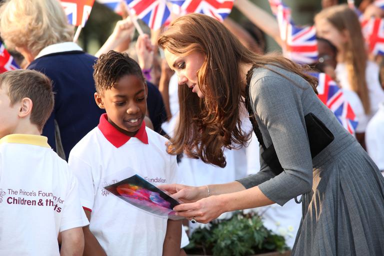 Kate Middleton e seus fãs mirins