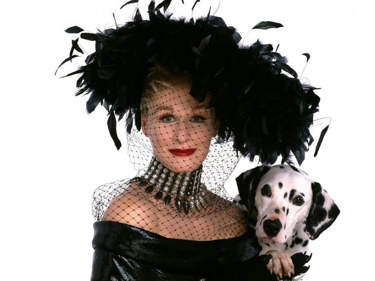 Sem dúvida, um dos personagens mais conhecidos de Glenn Close: Cruella De Vil, a vilã em '101 Dálmatas' - uma perua que quer raptar cachorros para fazer casacos de pele