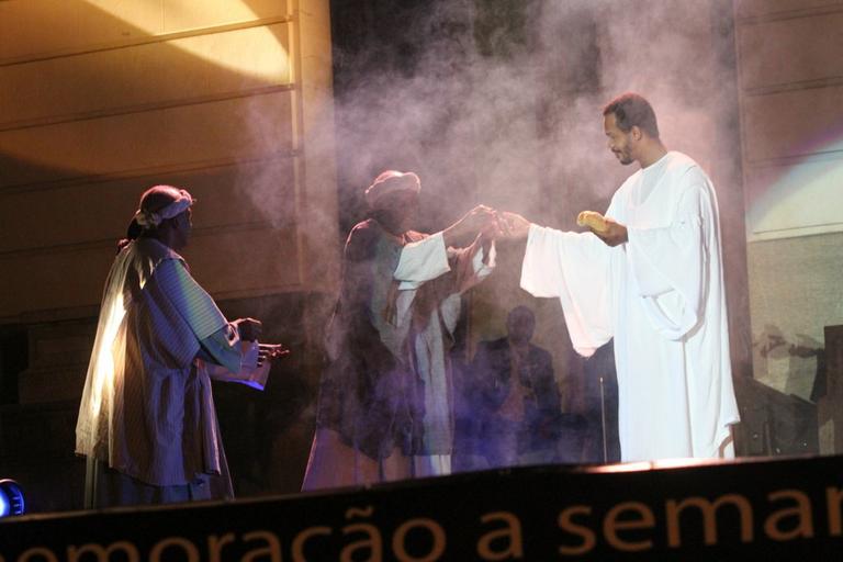 Rocco Pitanga interpreta Jesus Cristo em 'Paixão de Cristo'
