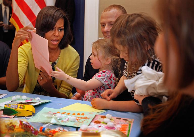 Michelle Obama em evento de Páscoa com famílias de militares