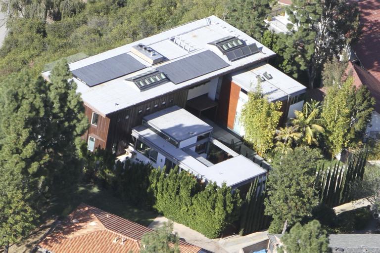 Veja fotos da nova mansão de Ashton Kutcher