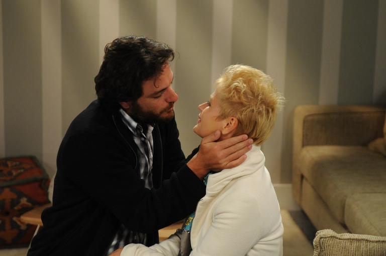 Rodrigo Lombardi e Xuxa em 'A Fofoqueira de Porto Alegre'
