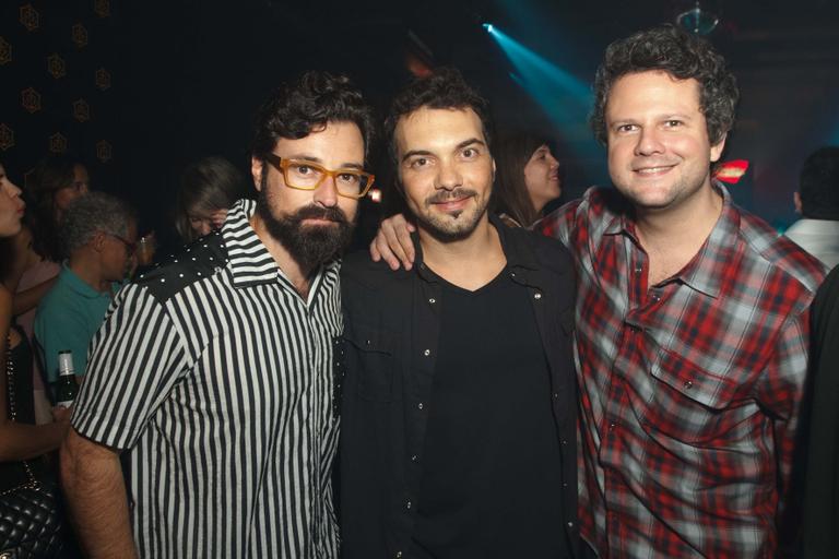 Emílio Orciollo Neto, Leo Paes Leme e Selton Mello curtem festa no Rio