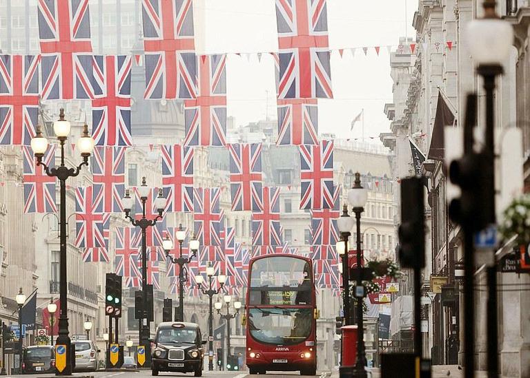 Londres se prepara para Jubileu de Diamante da Rainha Elizabeth II