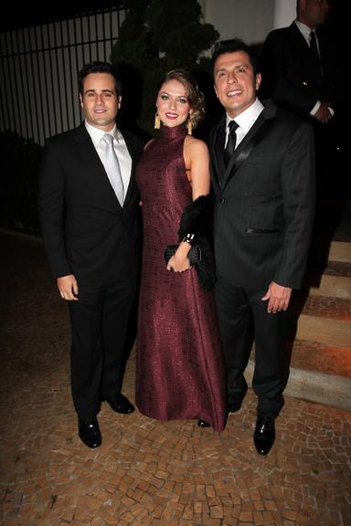 Rodrigo Scarpa, o Vesgo do programa 'Pânico na Band', e a namorada, Gabriela Baptista, com o noivo, Wellingtom Muniz, o Ceará
