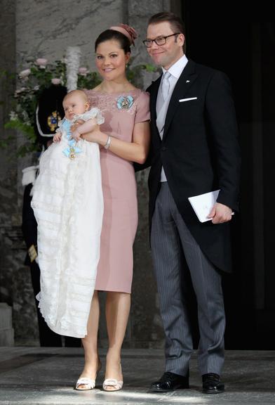 Príncipes Victoria e Daniel da Suécia batizam a filha, Estelle