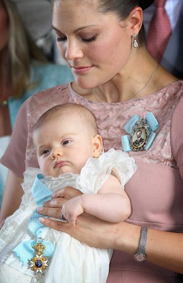 Príncipes Victoria e Daniel da Suécia batizam a filha, Estelle