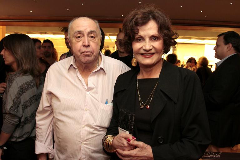 O casamento de Mauro Mendonça e Rosamaria Murtinho completa 53 anos em 2012! Eles têm três filhos: João Paulo, Rodrigo e Mauro Mendonça Filho