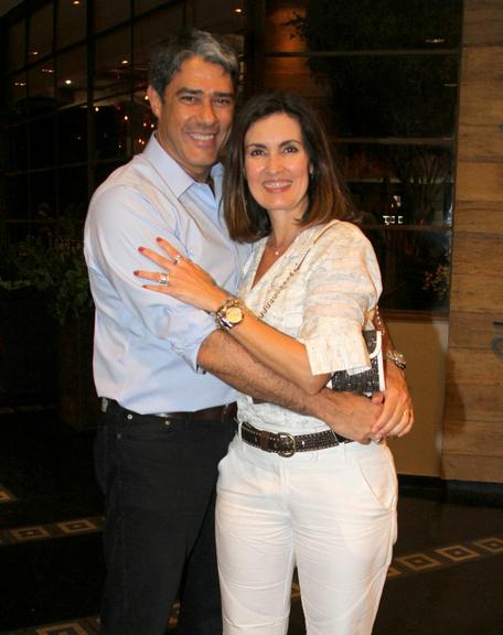 William Bonner conheceu Fátima Bernardes em 1989, quando os dois passaram a apresentar o 'Jornal da Globo' juntos. Em 1990, eles se casaram e em 1997 tiveram os trigêmeos Vinícius, Laura e Beatriz